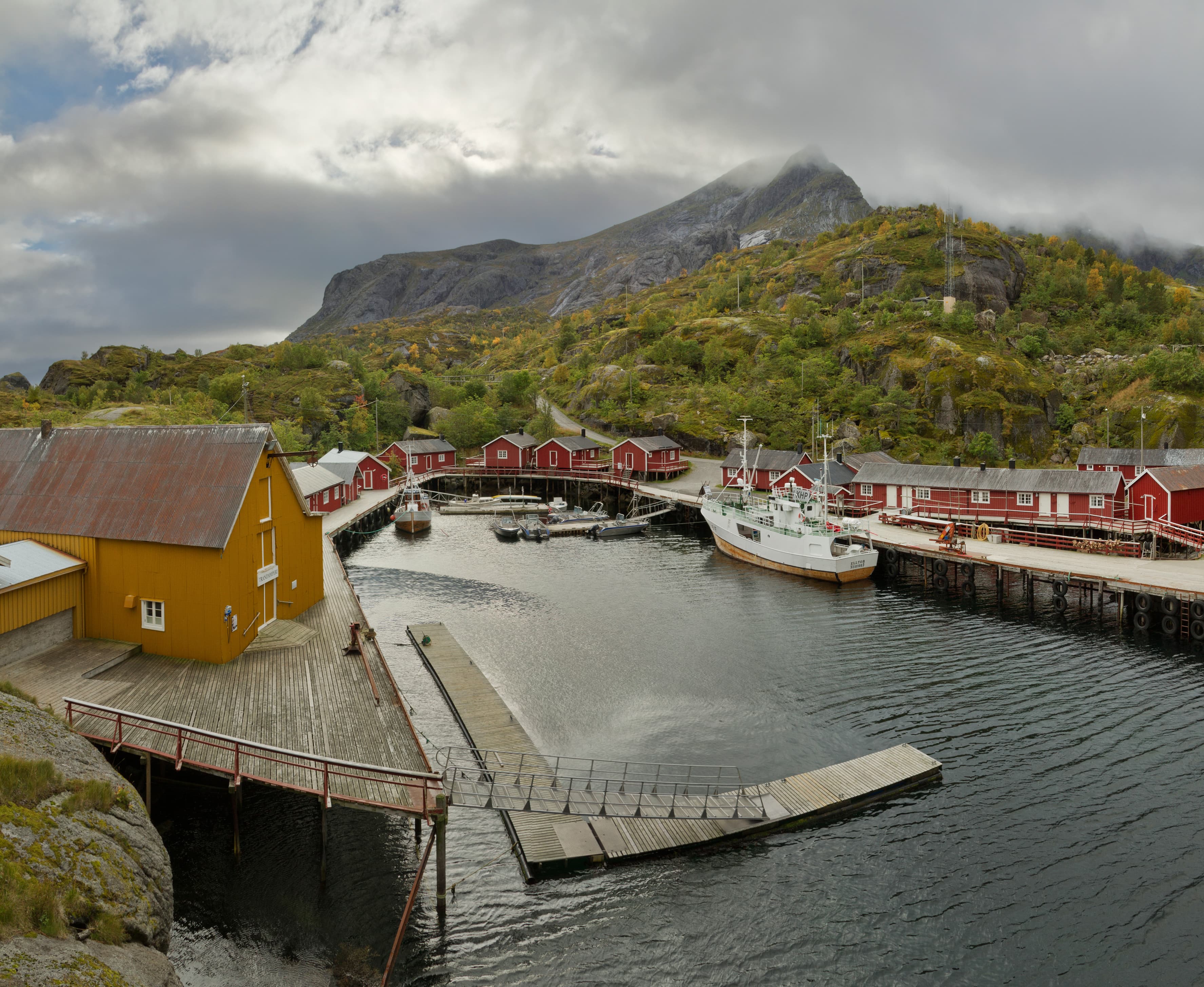 Ximonic (Simo Räsänen), Wikimedia Commons · CC-BY-SA-3.0 Eco Roadtrip Hybrid